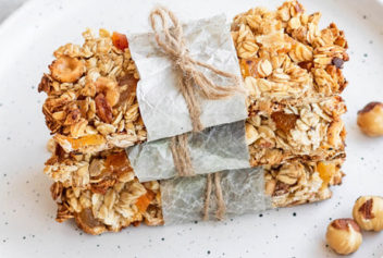 Apricot Oatmeal Bars