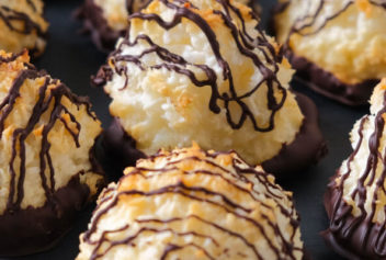 Holiday Coconut Macaroons