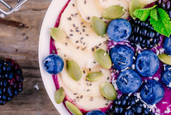 Banana Berry Smoothie Bowls